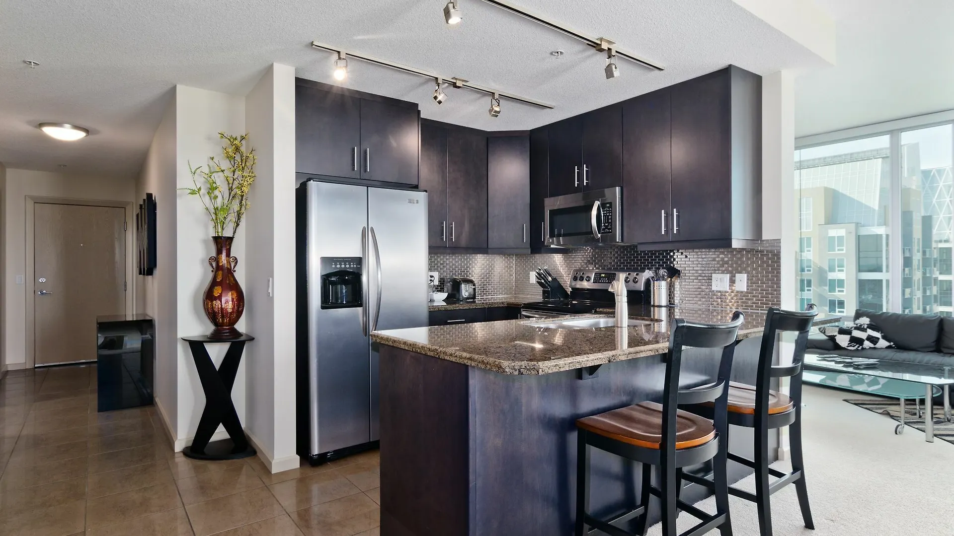 Suite Digs Vetro YYC 0*,